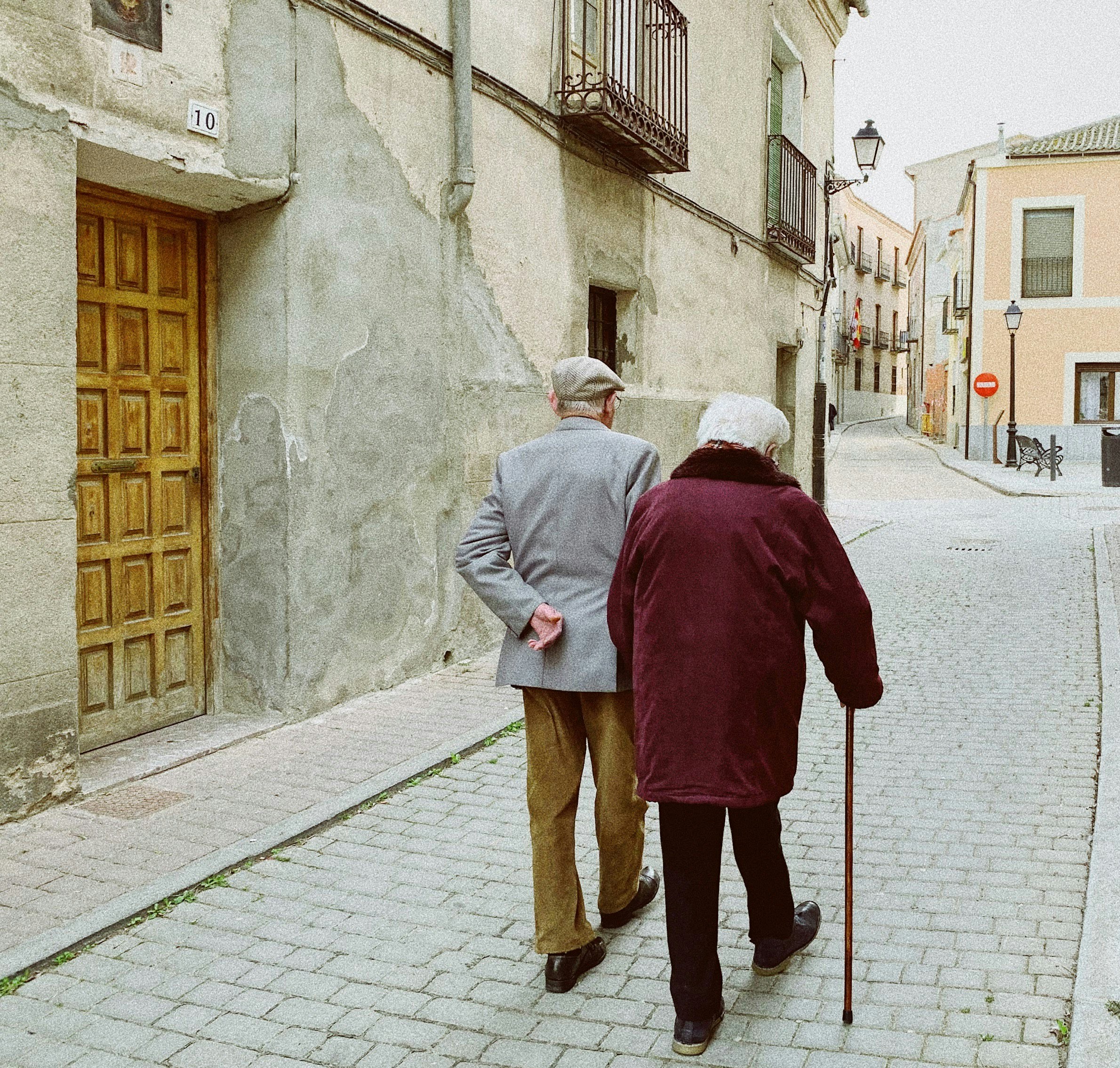 En España, el 45 % de la población ha referido ser discriminada por sus años de vida